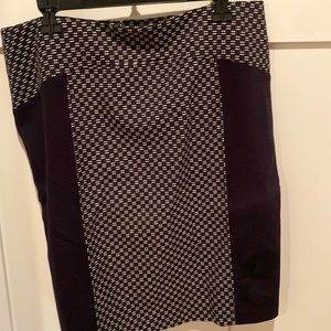 One once classic back zip skirt laundry size 14 navy